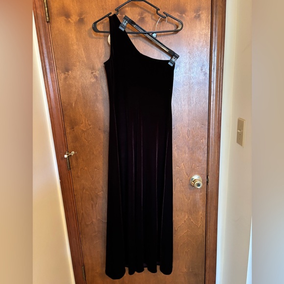 Alex Evenings One-Shoulder Velvet Dress in Deep Brown - Picture 4 of 4